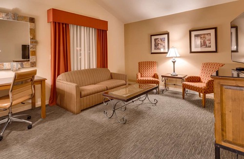 Uptown Sedona Hotel | Best Western Plus Arroyo Roble Hotel & Creekside Villas