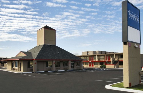 Westown Commercial Center Hotel | Econo Lodge Phoenix North I-17
