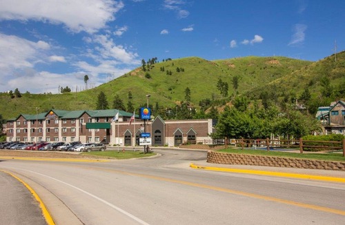 Deadwood Hotel | Comfort Inn & Suites Hotel in The Black Hills