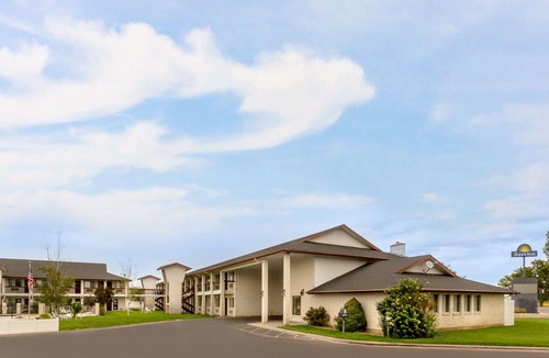 Delta Hotel | Days Inn by Wyndham Delta