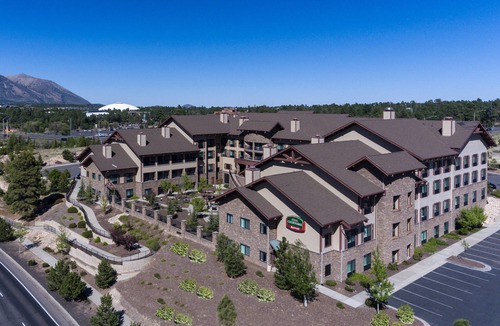 Woodlands Village Hotel | Courtyard Flagstaff
