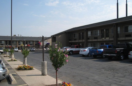 Midvale Hotel | Discovery Inn