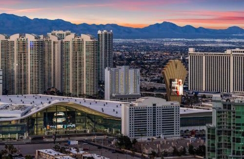 Las Vegas Hotel | SpringHill Suites by Marriott Las Vegas Convention Center