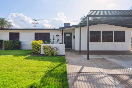 Downtown Gem with Hot Tub - Prime Location home
